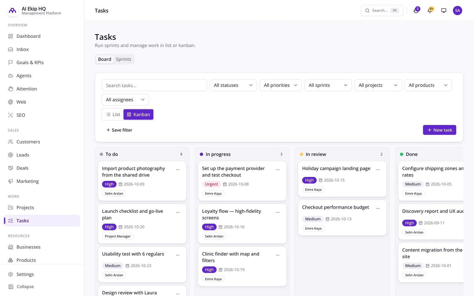 AI Employee Platform'da kişilere ve yapay zeka temsilcilerine atanmış işlerle bir görev panosu